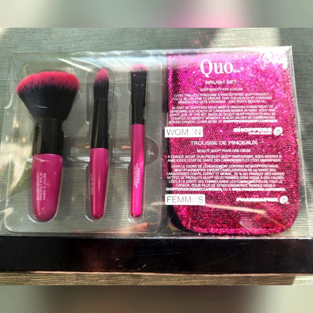 QUO limited edittion travel size brush set with the case